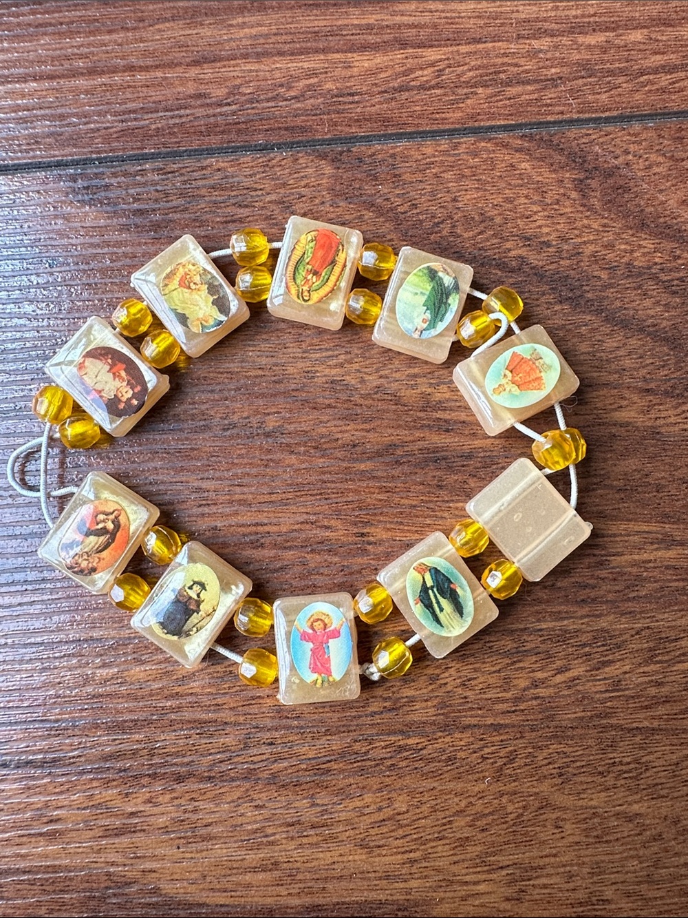 🟠🟠Vintage Religious Biblical Charm Bracelet in Amber and Cream🟠🟠